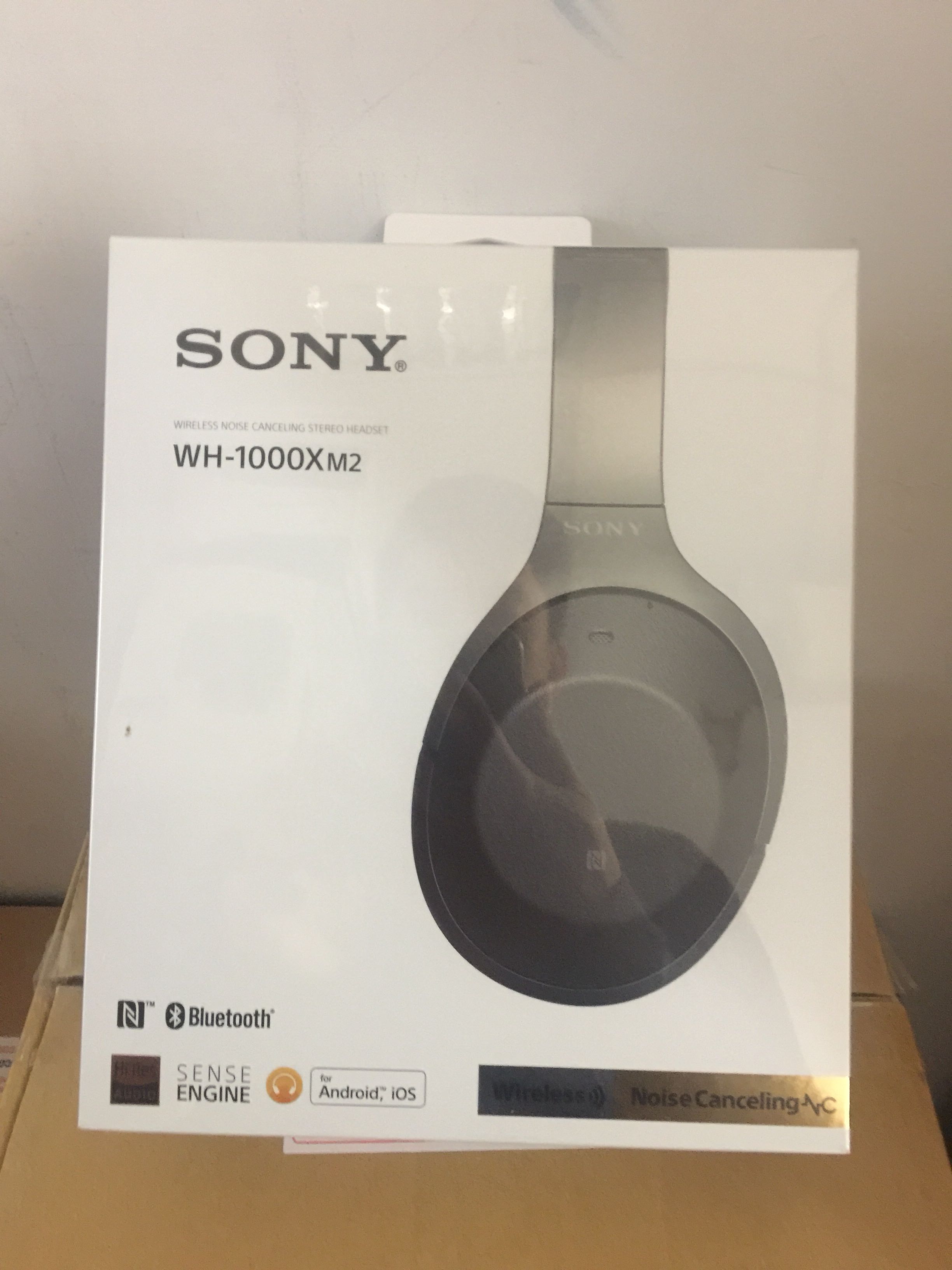 SONY WH-1000XM2, 耳機及錄音音訊設備, 頭戴式耳機在旋轉拍賣