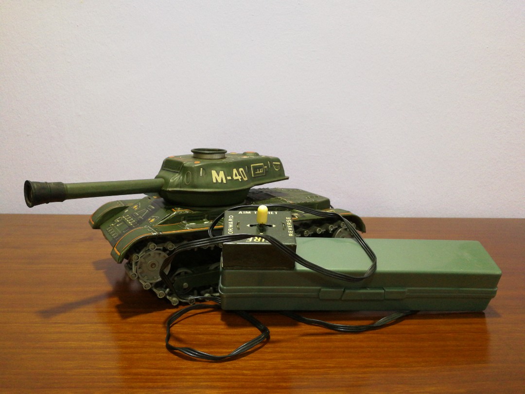 Vintage Tin toy tank, Hobbies & Toys, Memorabilia & Collectibles