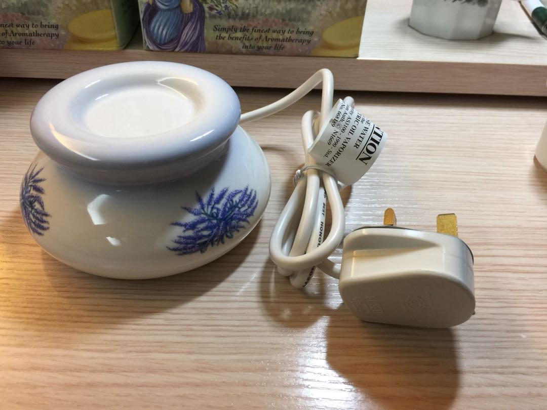 Aromatherapy electric oil vaporizer, 傢俬＆家居, 園藝, 割草機和修剪機 Carousell