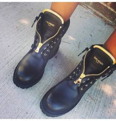 BALMAIN LEATHER BOOTS SIZE 37 fits a size 6