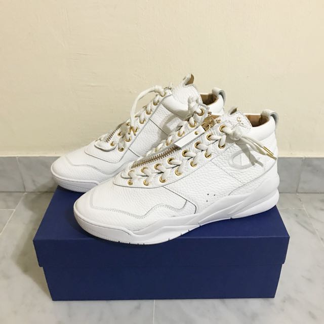 Casbia x champion online