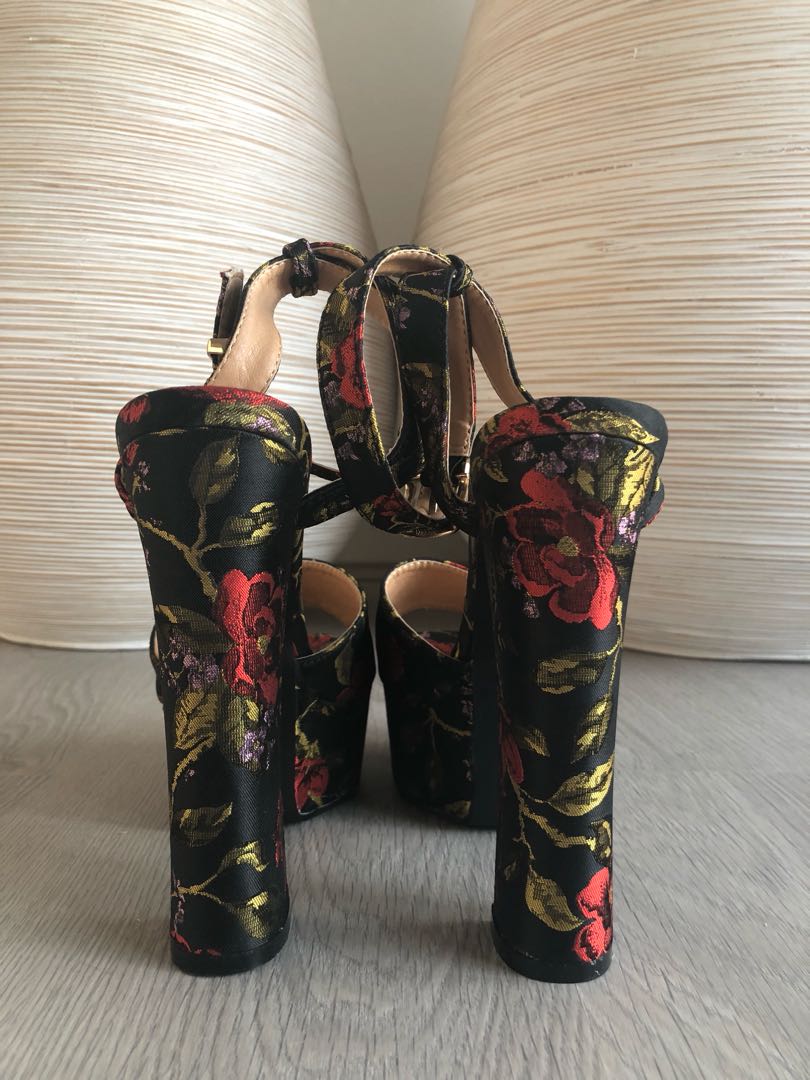 i know i can heel fashion nova