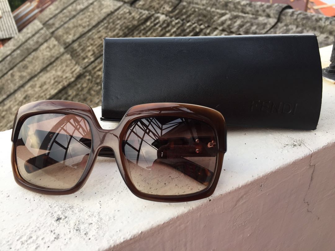 frame kacamata fendi