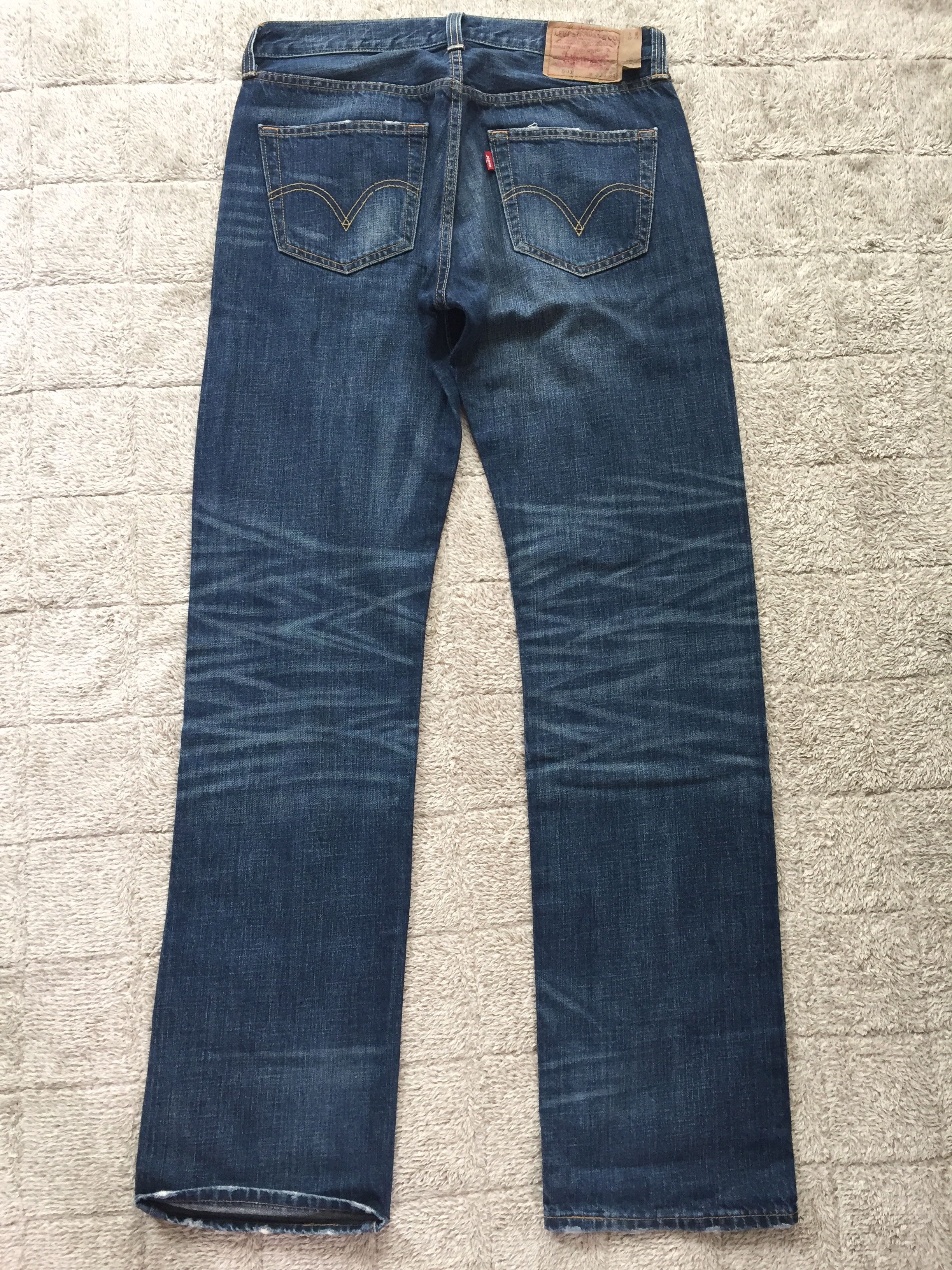 levis 501 straight leg button fly