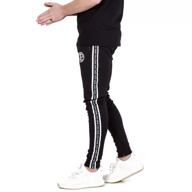 one athletic joggers