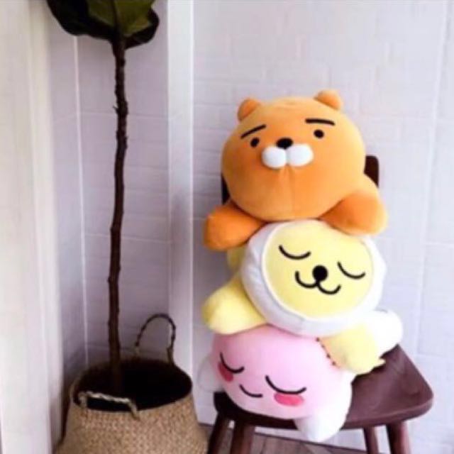 ryan plush pillow