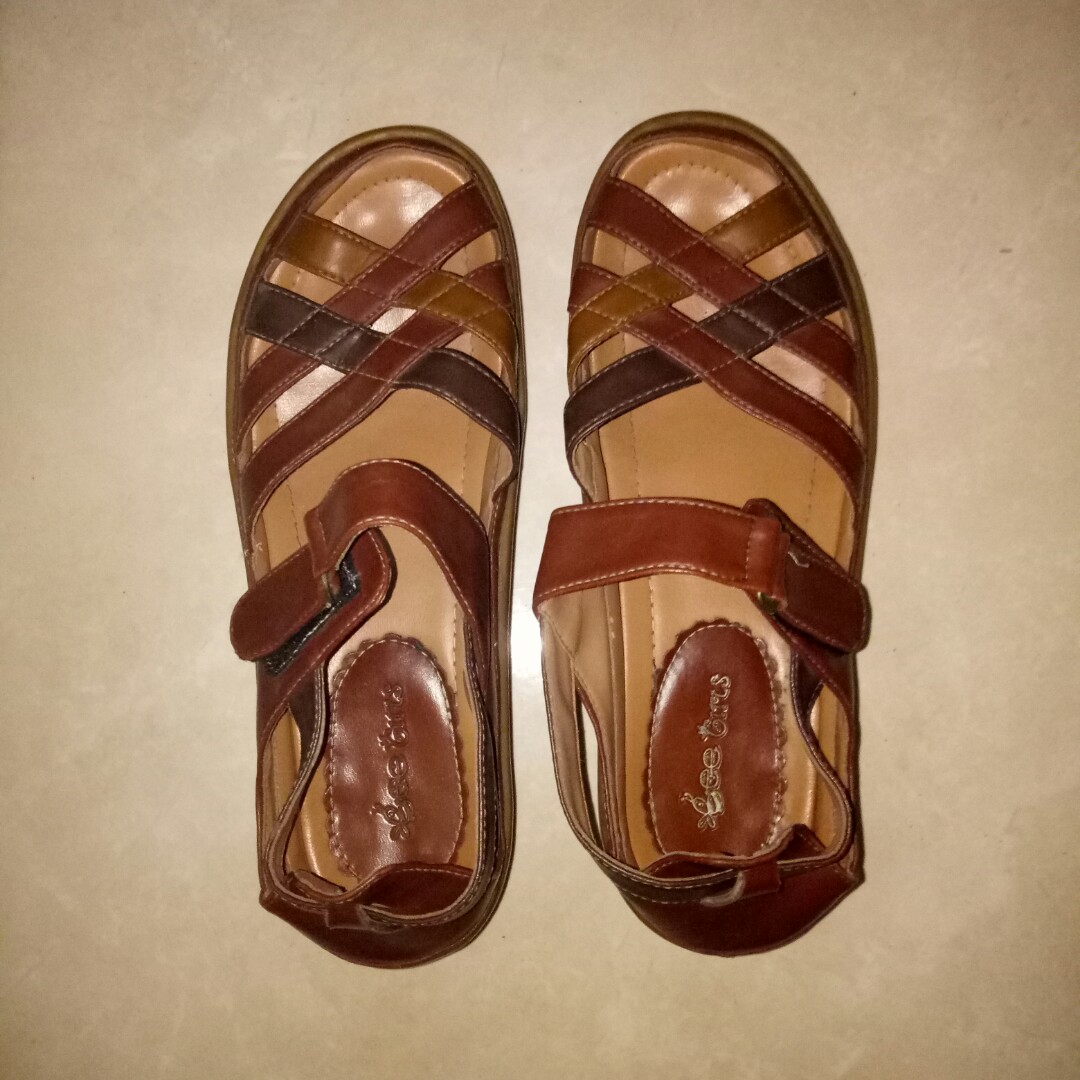 Sandal clearance bee girl