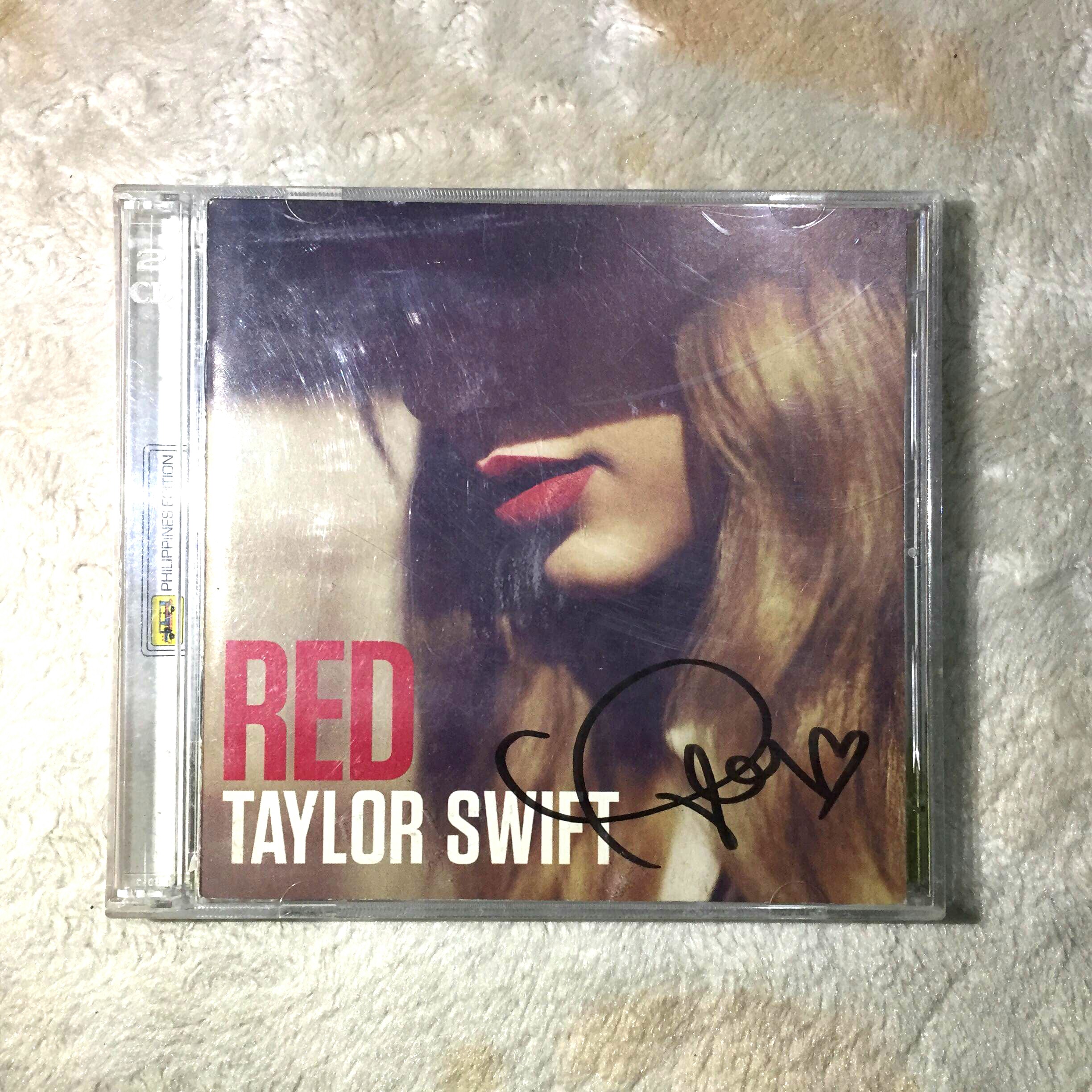 Signed Red Deluxe Edition Album Taylor Swift Music Media Cd S Dvd S Other Media On Carousell