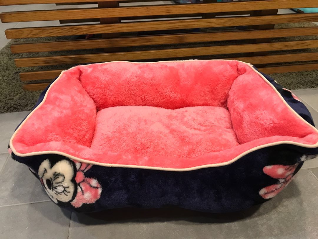 Minnie mouse dog bed top