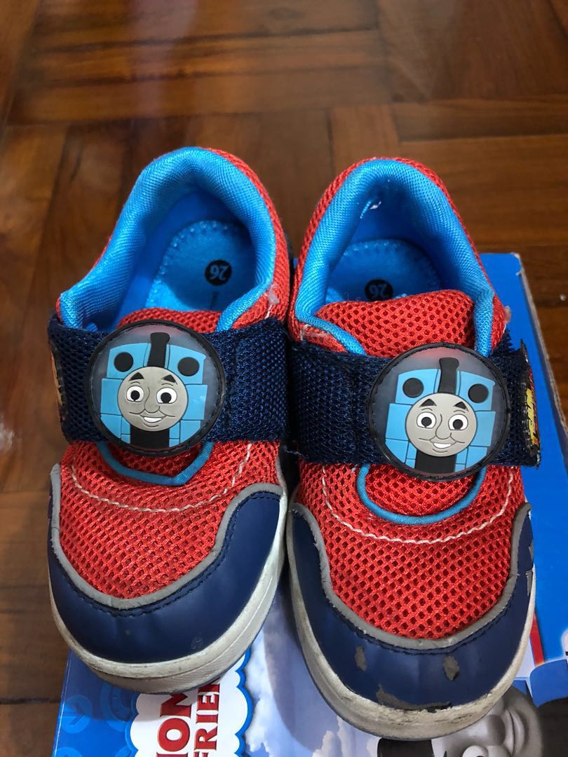 the baby shoes