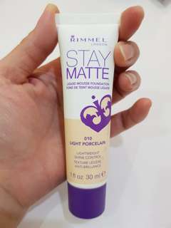 Rimmel London stay matte liquid mousse foundation