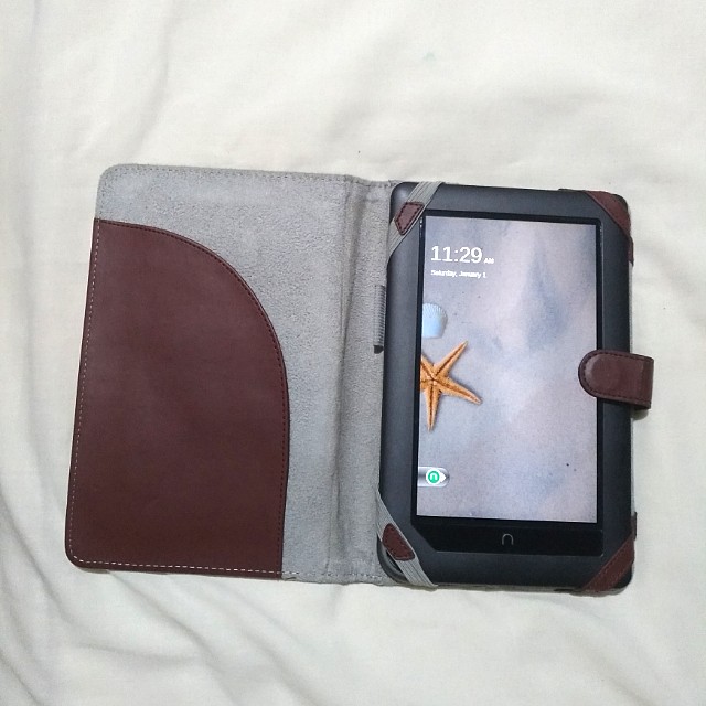 Barnes And Noble Nook Color Ebook Reader With Brown Leather Case