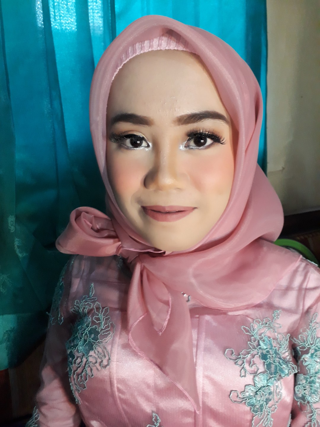 Jasa Makeup Wisuda Services Beauty Services On Carousell