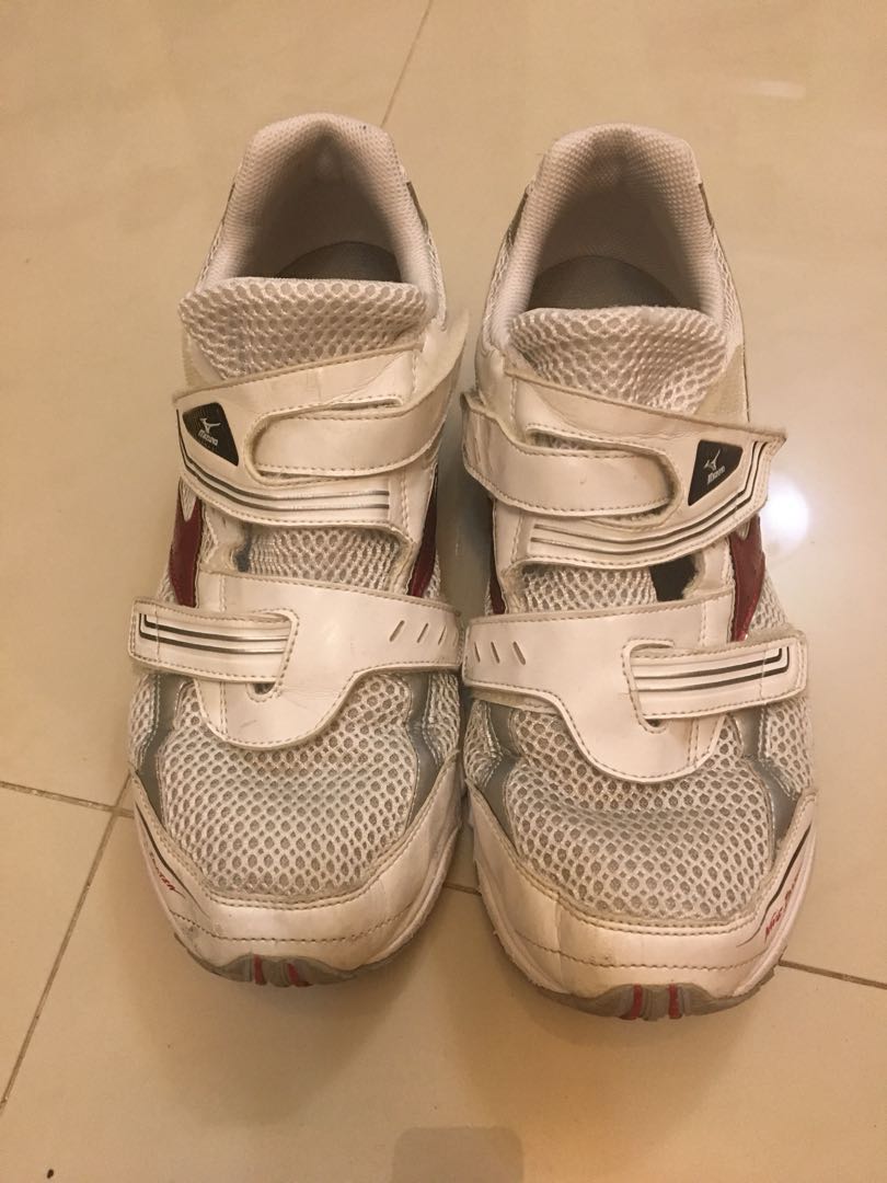 Mizuno wave idaten store