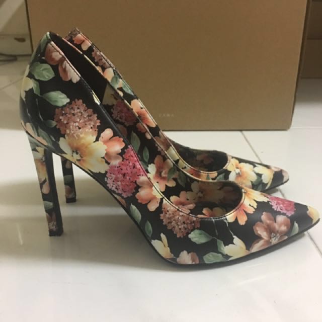 nine west floral heels