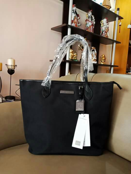 vuurwerk Detector grijnzend Original Calvin Klein Tote bag, Women's Fashion, Bags & Wallets, Cross-body  Bags on Carousell