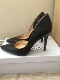 Black leather Jessica Simpson heels