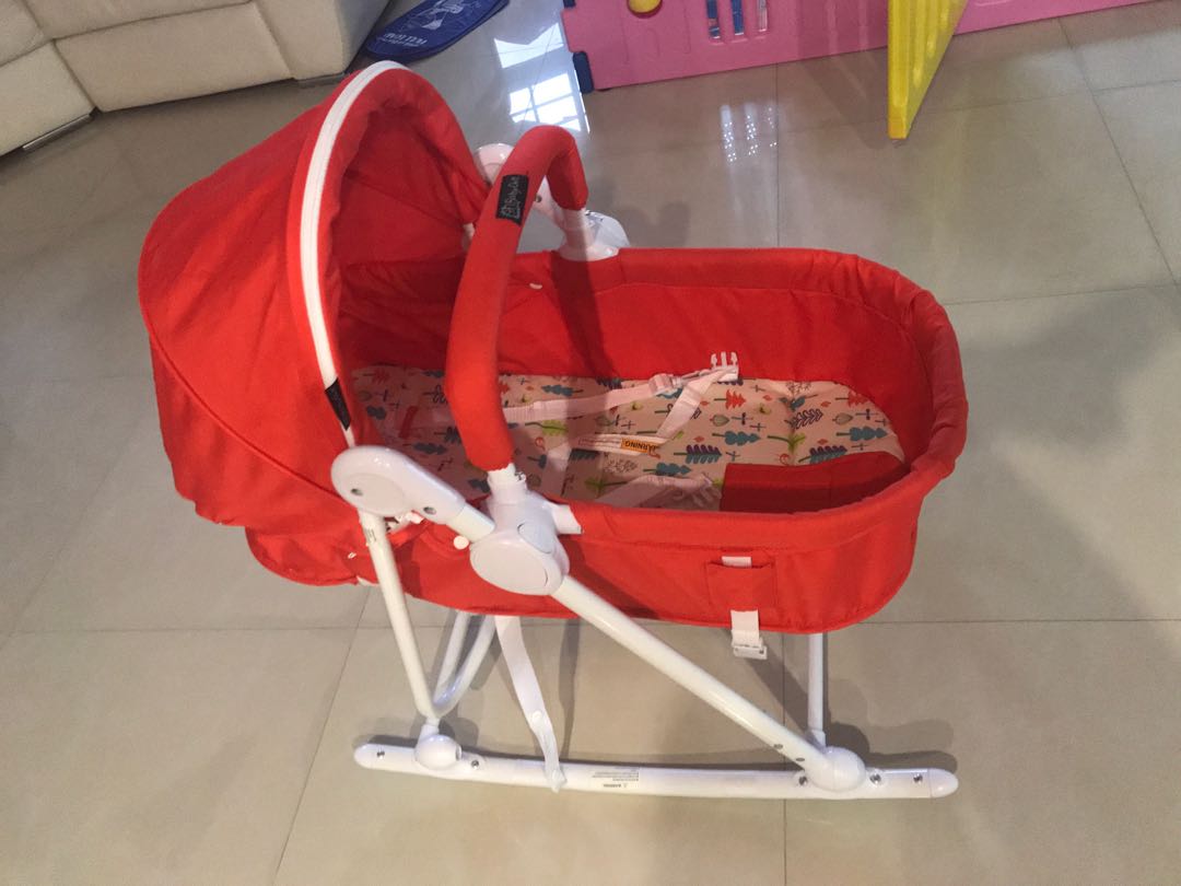 baby rocking chair with bassinet