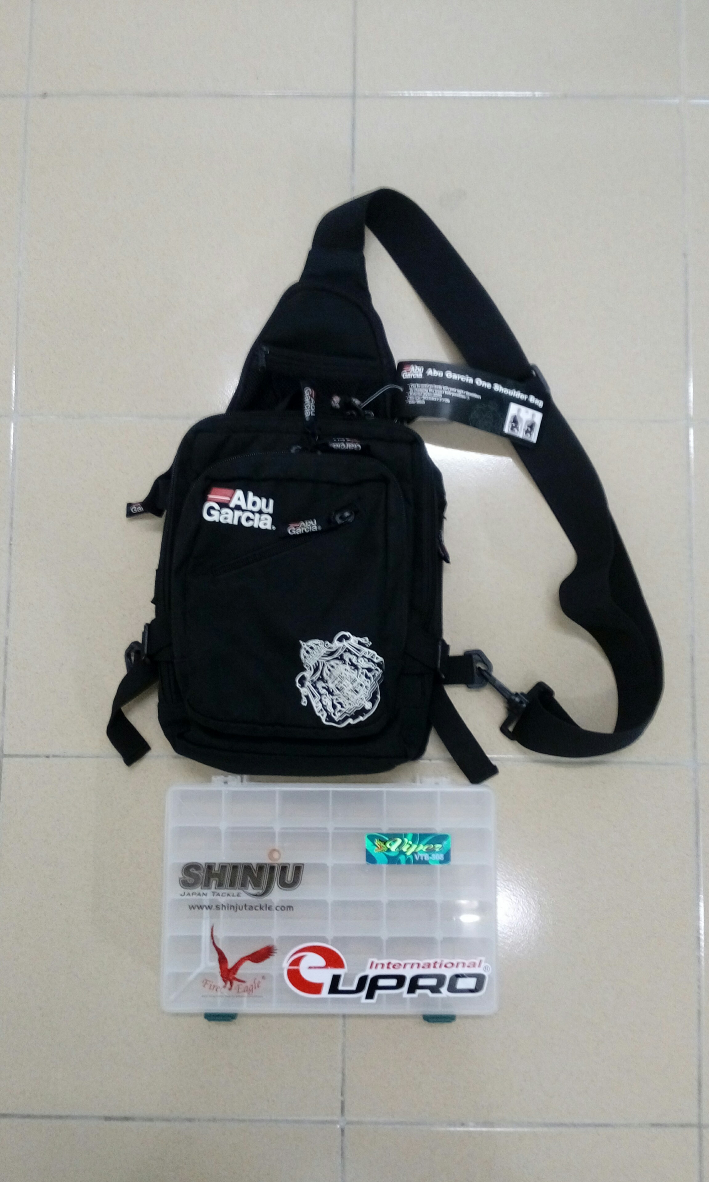 abu garcia sling bag