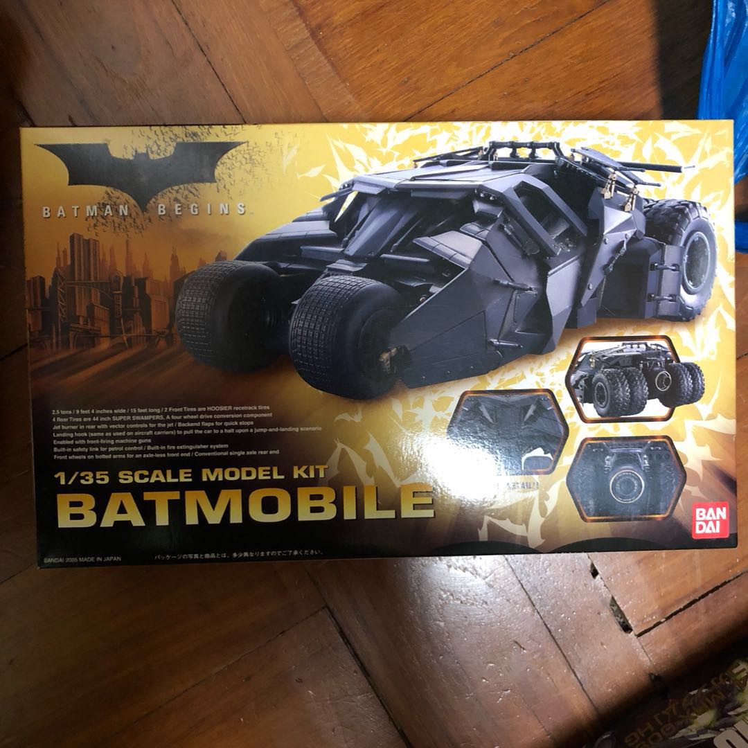 Batmobile 1/35 model kit batman bandai, Hobbies & Toys, Toys & Games on