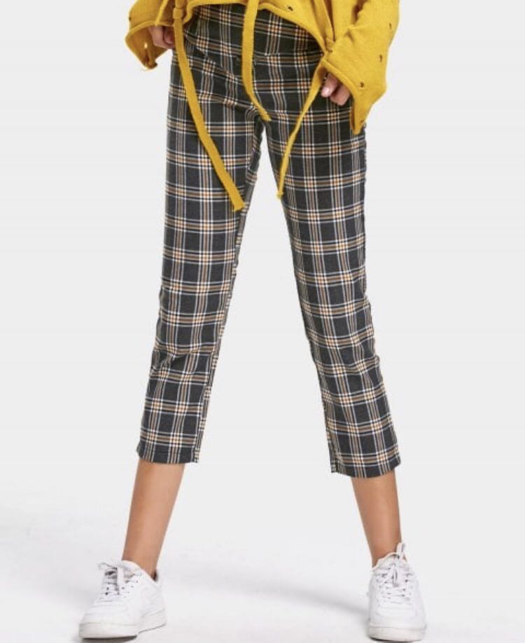 Checkered capri pants top