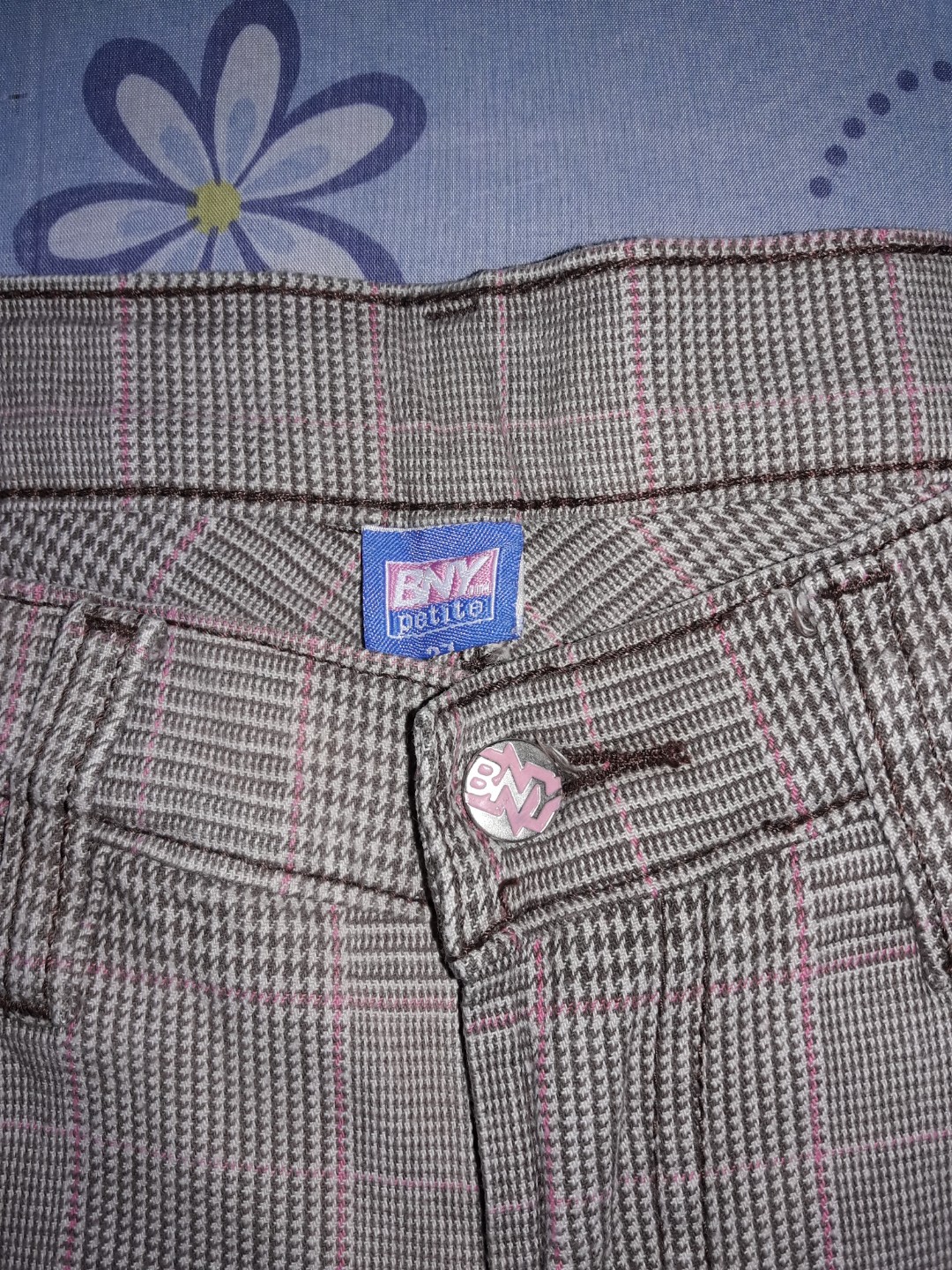 BNY pedal shorts for kids (Category: Babies & Kids Fashion) located in Naga. Submitted by adijas (Listing ID 165862282, Image 3). Description: Still in good condition. Suitable for 10-12 years old.