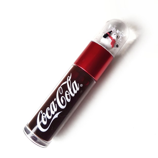  Coca Cola x The Face Shop Coke Bear Lip Tint en Fizzy Brown, Belleza