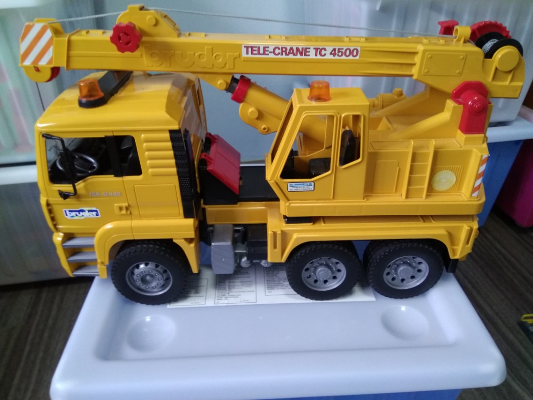 bruder tele crane