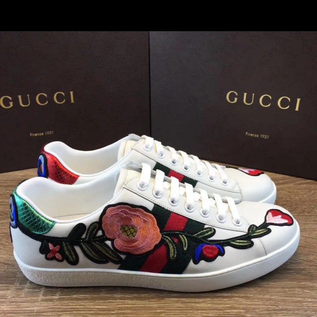 Gucci flower shoes, Men's Fashion 