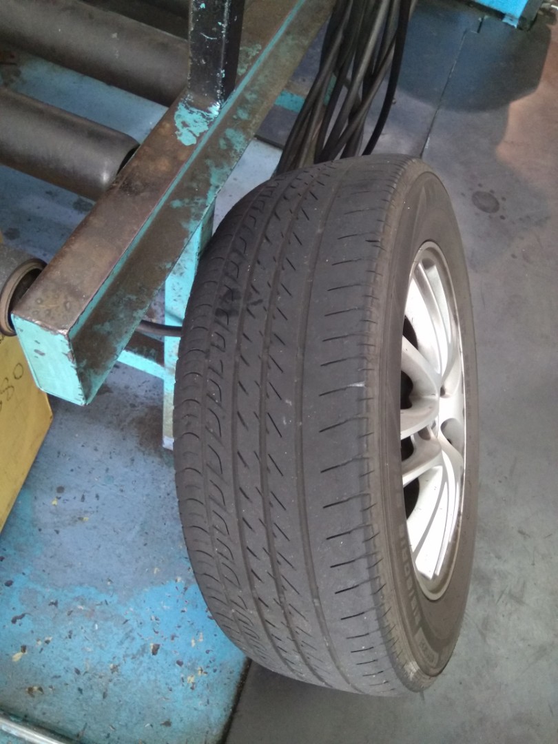 Honda Odyssey 2009 original rims and tires, Car Accessories on Carousell