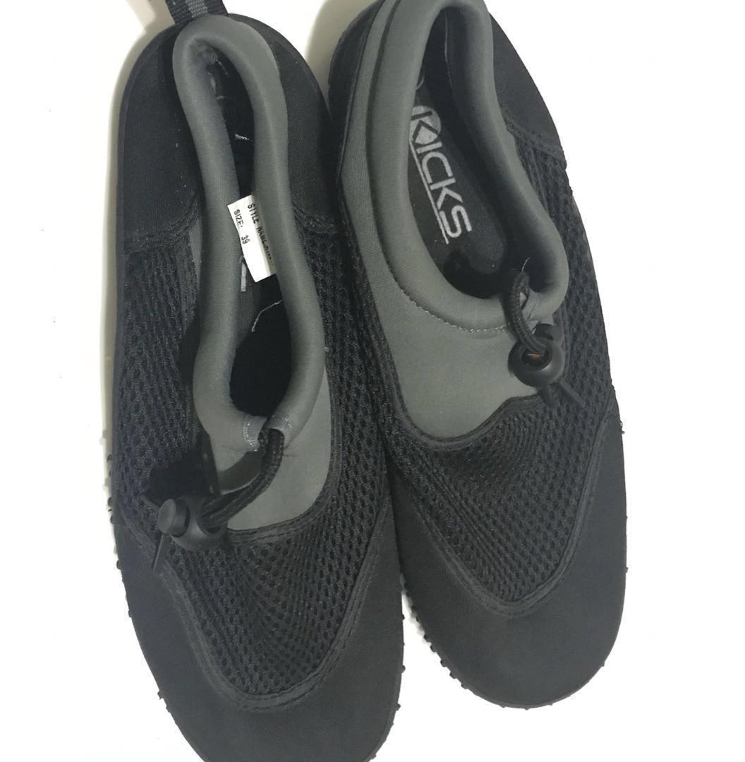 kicks aqua shoes