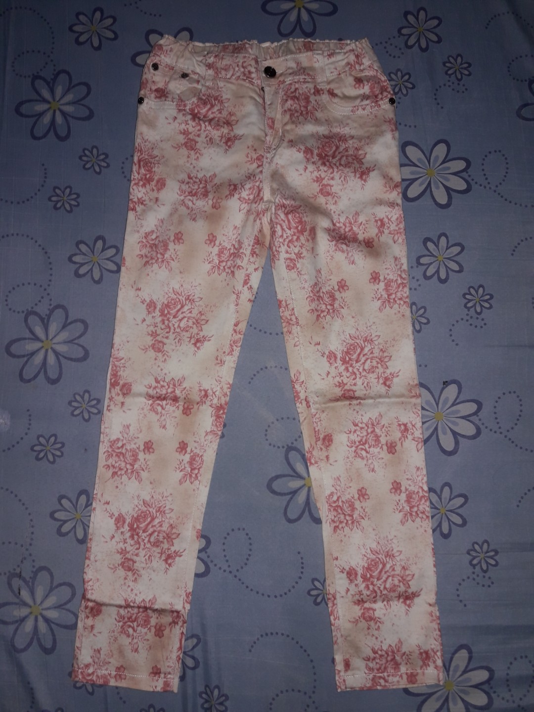 Moose Girl pants for kids (Category: Babies & Kids Fashion) located in Naga. Submitted by adijas (Listing ID 165857894, Image 1). Description: Still in good condition. Suitable for kids 10-12 years old. Length: 32.