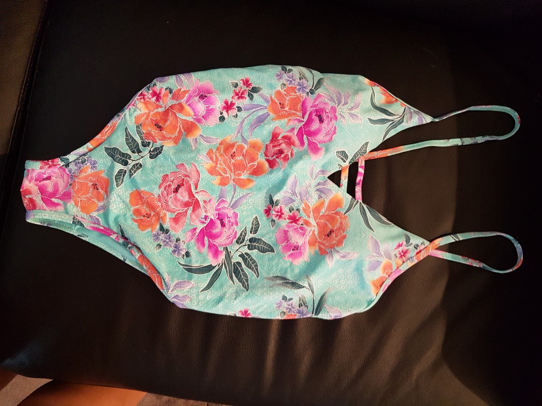 piping hot swimwear