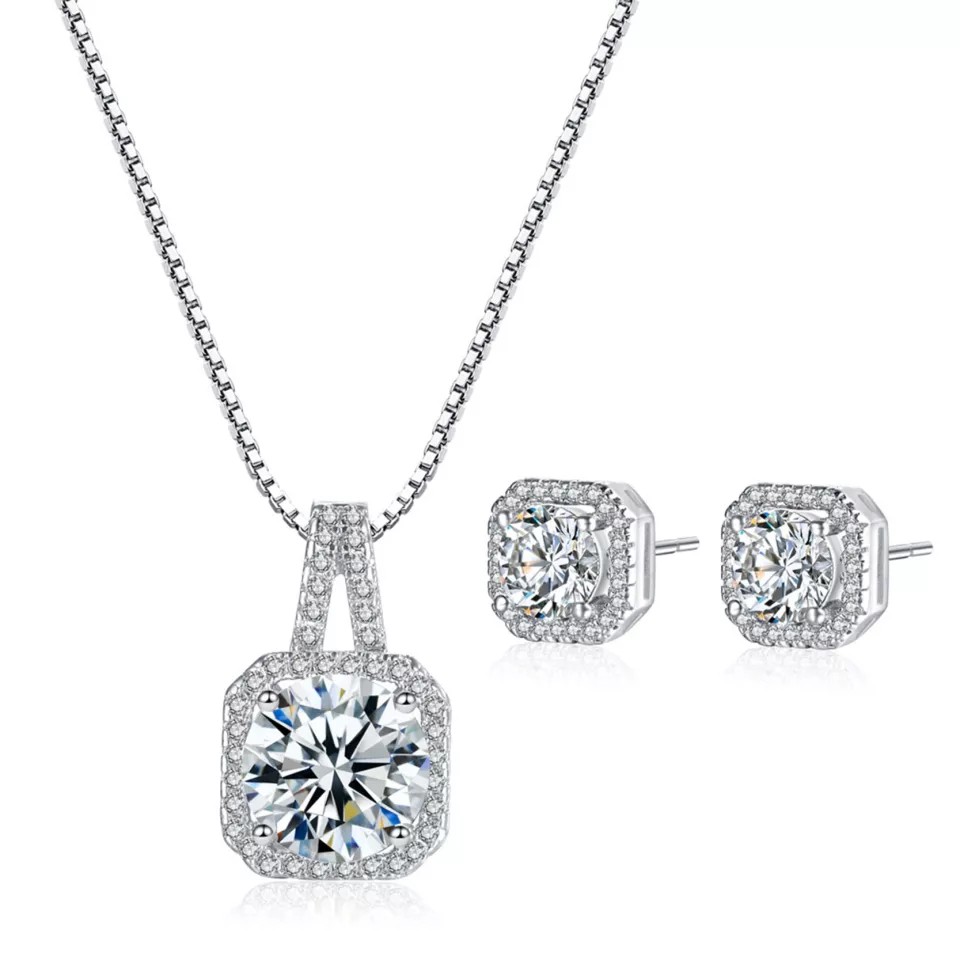 Square Jewelry Set (Category: Accessory Holder, Box & Organizers) located in Valenzuela. Submitted by glamwork (Listing ID 165822640, Image 1). Description: 👉Real gold plated 👉non tarnish 👉hypoallergenic 👉nickel free 👉nicer in actual 👉Top grade austrian cubic zirconia, can be compared to real diamonds #ring #topquality #goldplated #jewelry #18kgoldplated #necklace #ringsph #whitegoldplated #platinumplated #cheapprice #rings #cubiczirconia #
