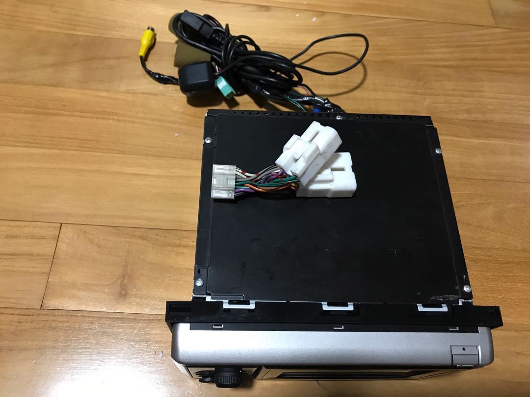 TomTom Toyota harrier headunit with GPS, Car Accessories on Carousell