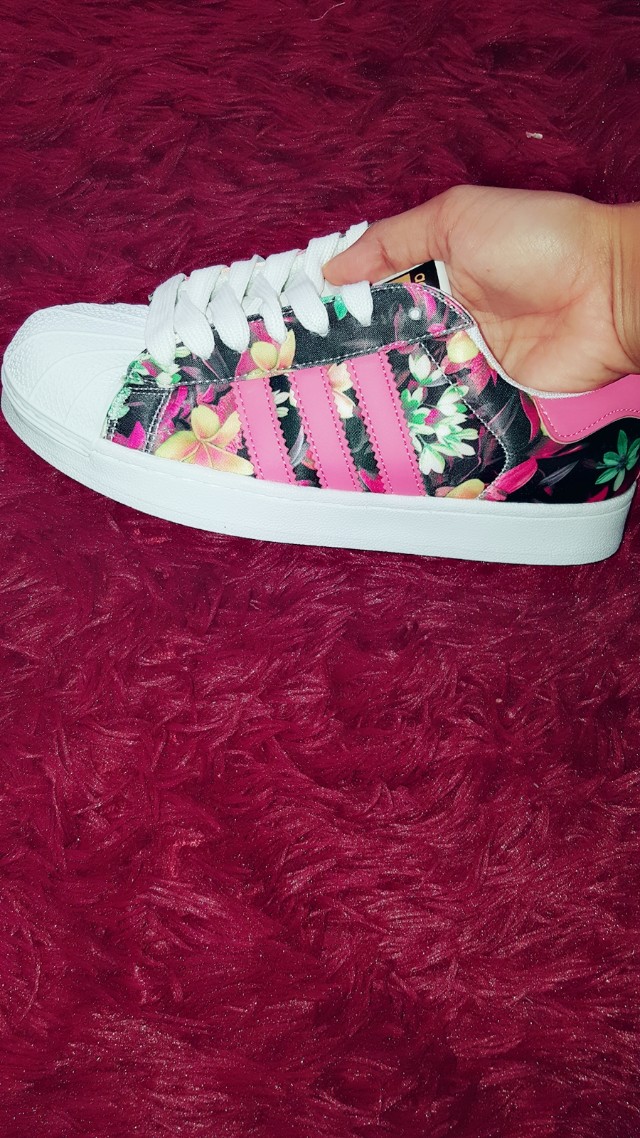 Superstar 2025 pink floral