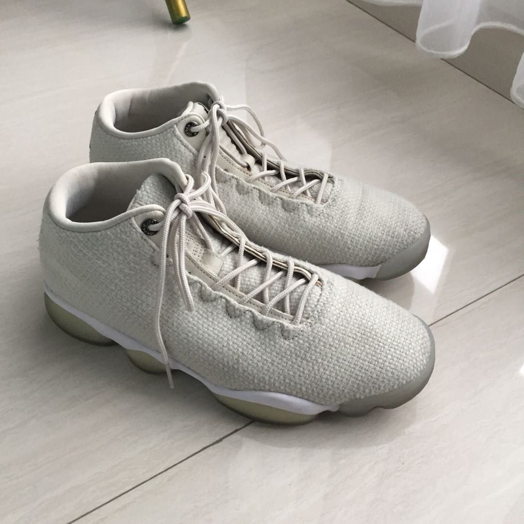 AIR JORDAN HORIZON LOW LIGHT BONE white baca Deskripsi Fesyen