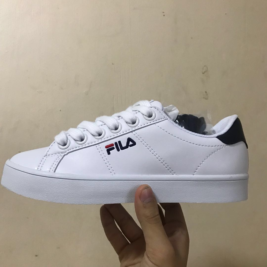 [Authentic] Fila Court Deluxe, Women's Fashion, Footwear, Flipflops and ...