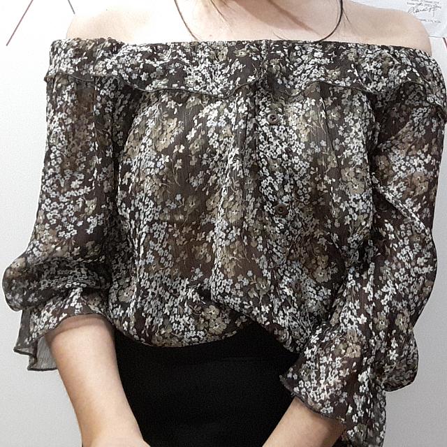 Baju Sabrina Motif Bunga Fesyen Wanita Pakaian Wanita Di Carousell
