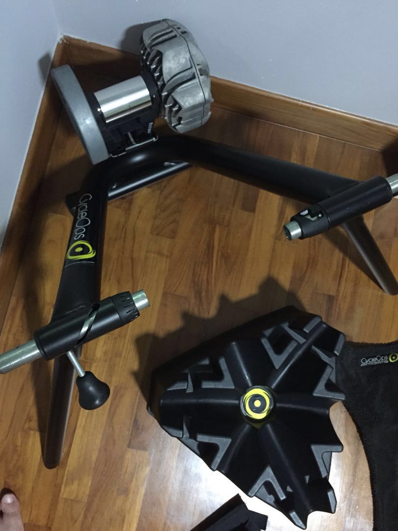 Cycleops Trainer Block CycleOps fluid 2 trainer + block + sweat guard + remote holder ...