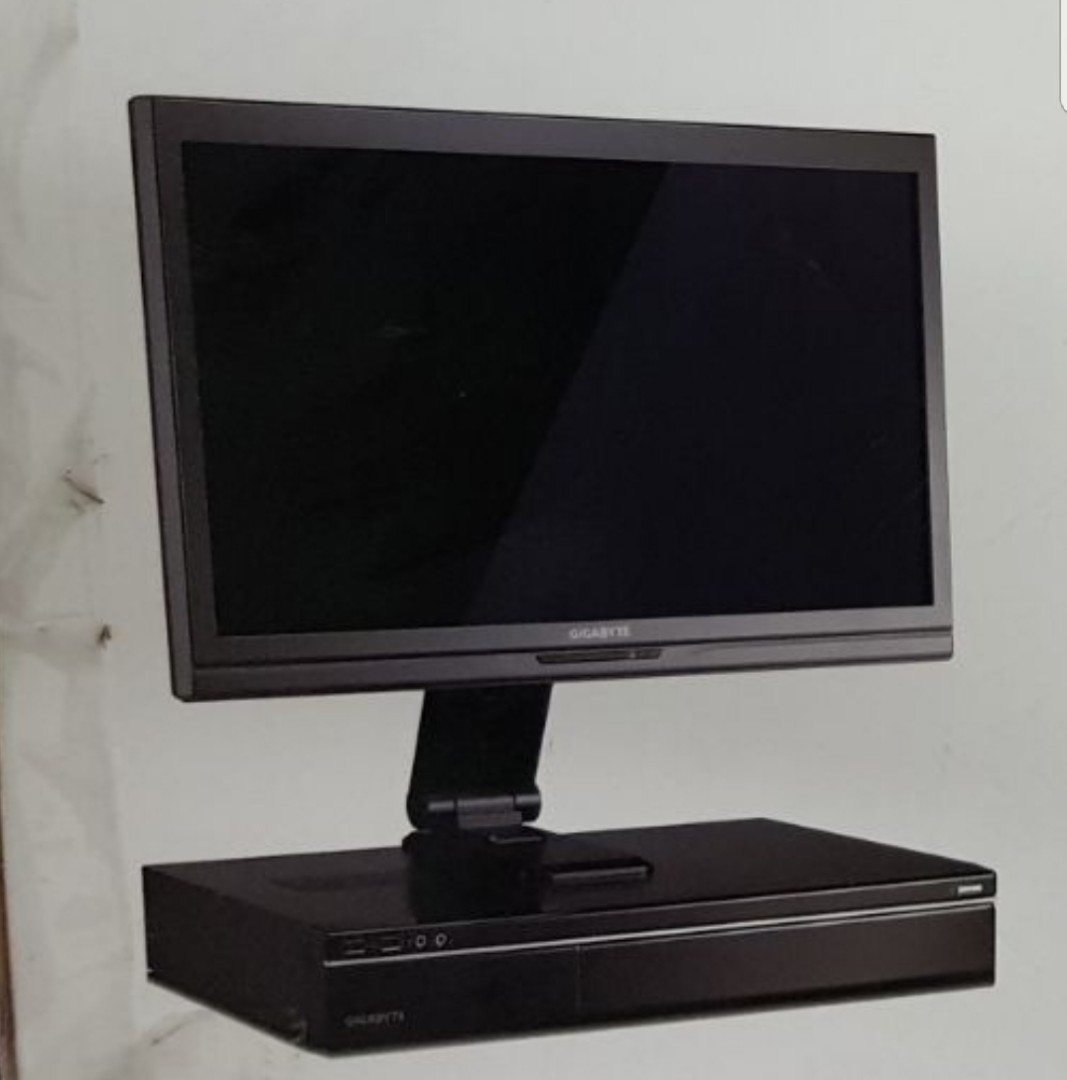 GIGABYTE COMPUTER CHASSIS, Computers & Tech, Desktops on Carousell