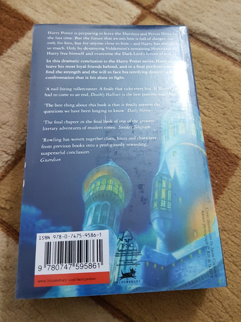 HARRY POTTER AND THE DEATHLY HALOWS, Hobbies & Toys, Books & Magazines