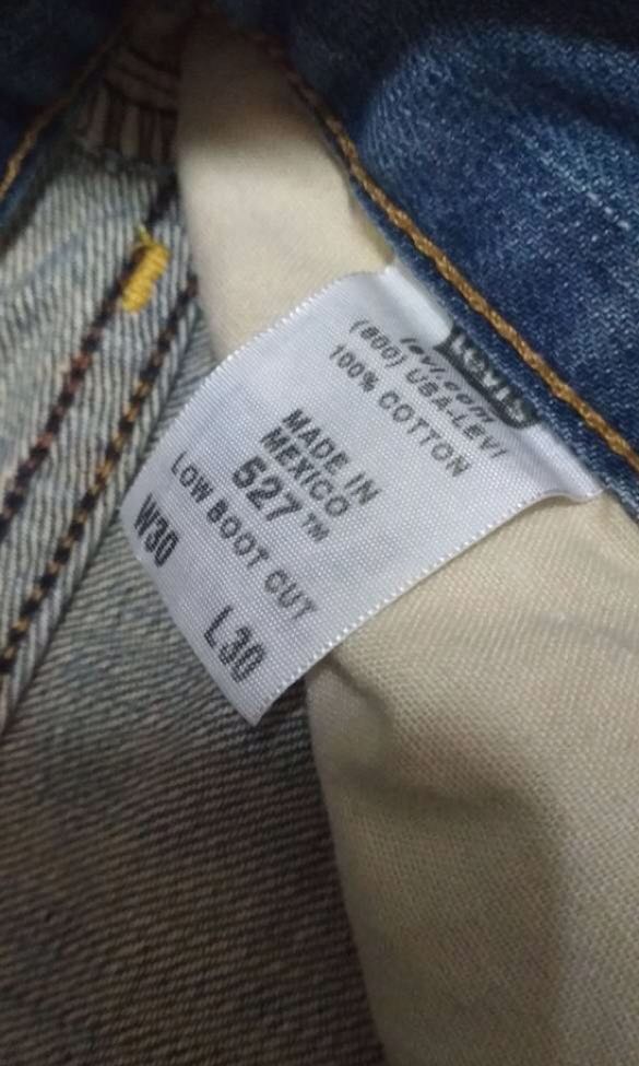 Levi's (Category: Jeans) located in Segamat. Submitted by mifzaaal (Listing ID 165962713, Image 2). Description: Size 30 (Bootcut) Baru pakai sekali dua je.