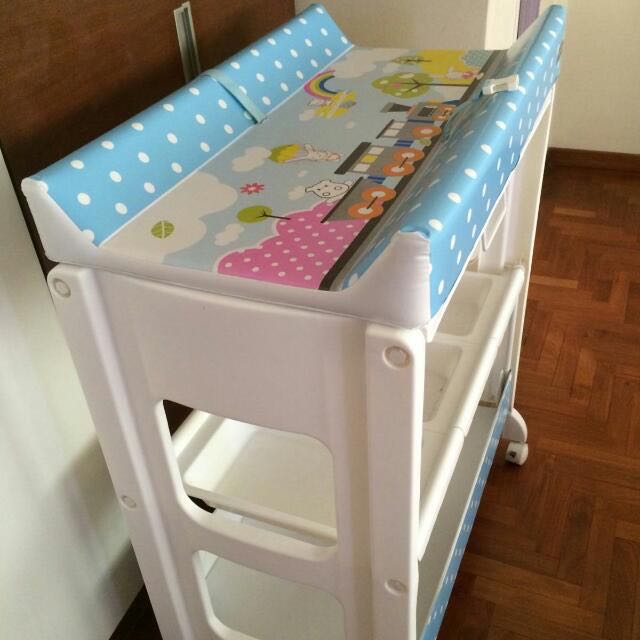 Lucky baby besto changing station and bathtub, Babies & Kids, Baby