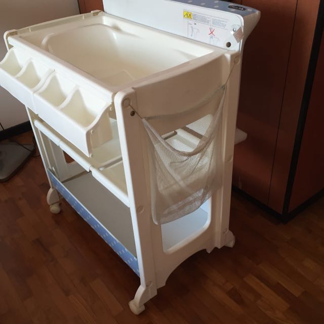 Lucky baby besto changing station and bathtub, Babies & Kids, Baby