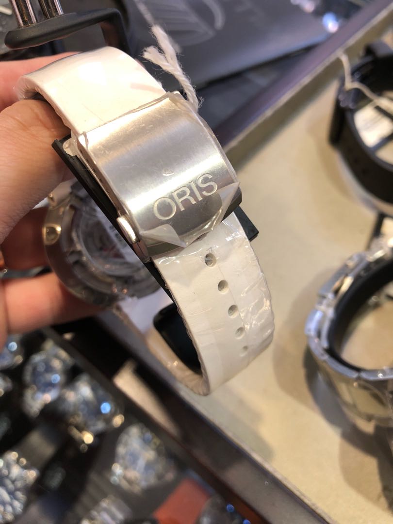Oris TT1 day date White Rubber strap on white rubber strap Luxury