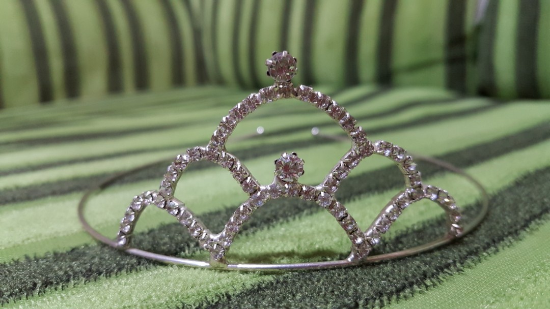 Princess Crown, Women's Fashion, Jewelry & Organisers, Precious Stones