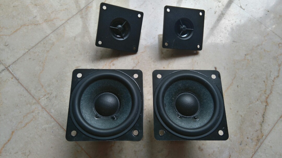 Sharp speaker drivers 2x woofers and 2x tweeters, Audio, Soundbars