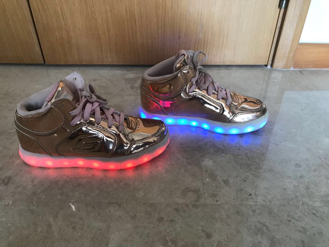 skechers women's light up shoes