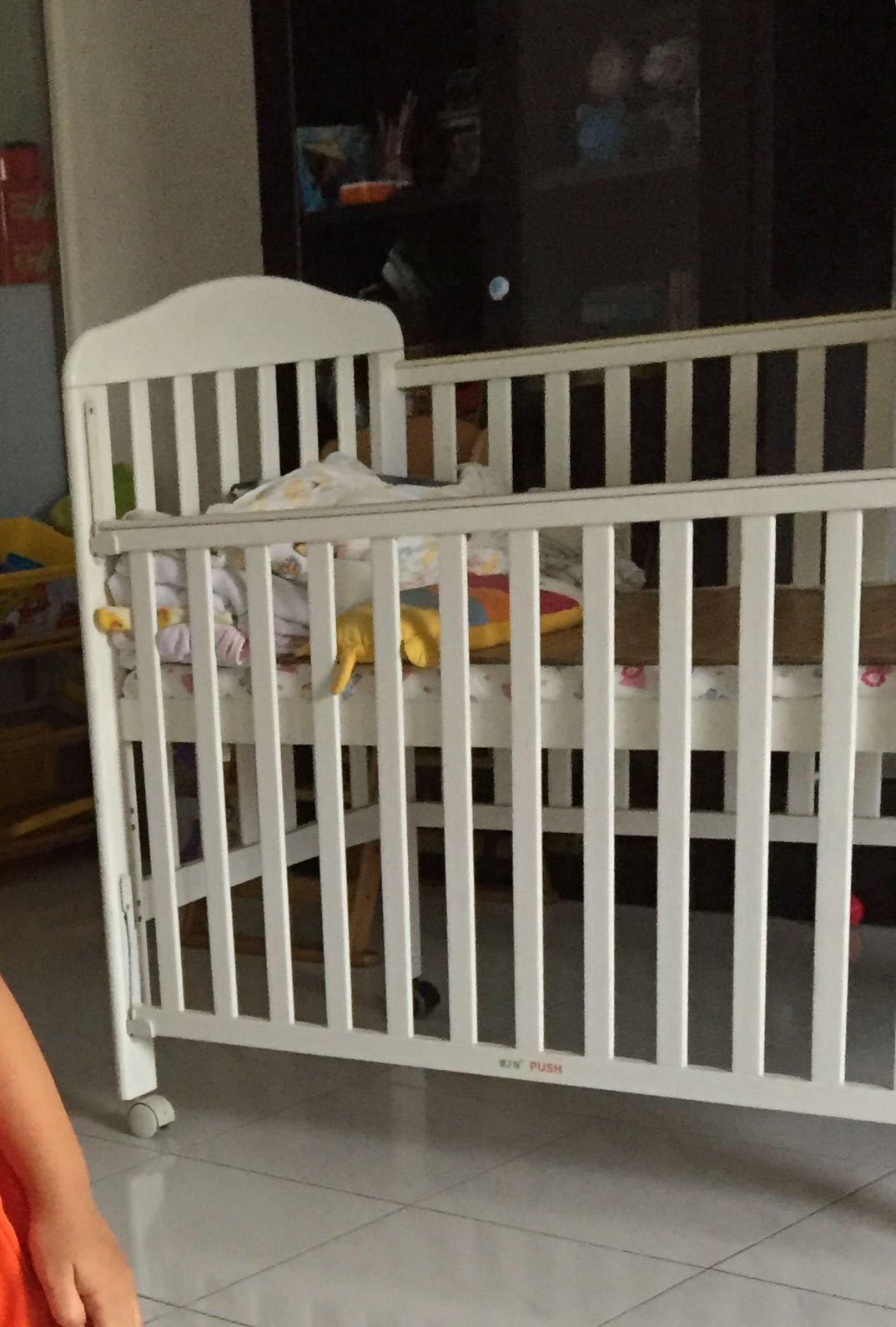 Used baby cot for sale 2025